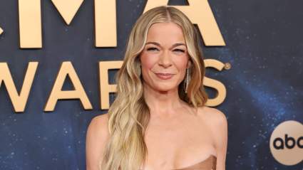 LeAnn Rimes Goes From Western Chic to Stripping Down in Vacation Photo Dump with Eddie Cibrian
