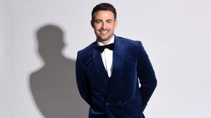 Hallmark Stars Nail Their Best Jonathan Bennett Impressions in Hilarious BTS Tour Moment