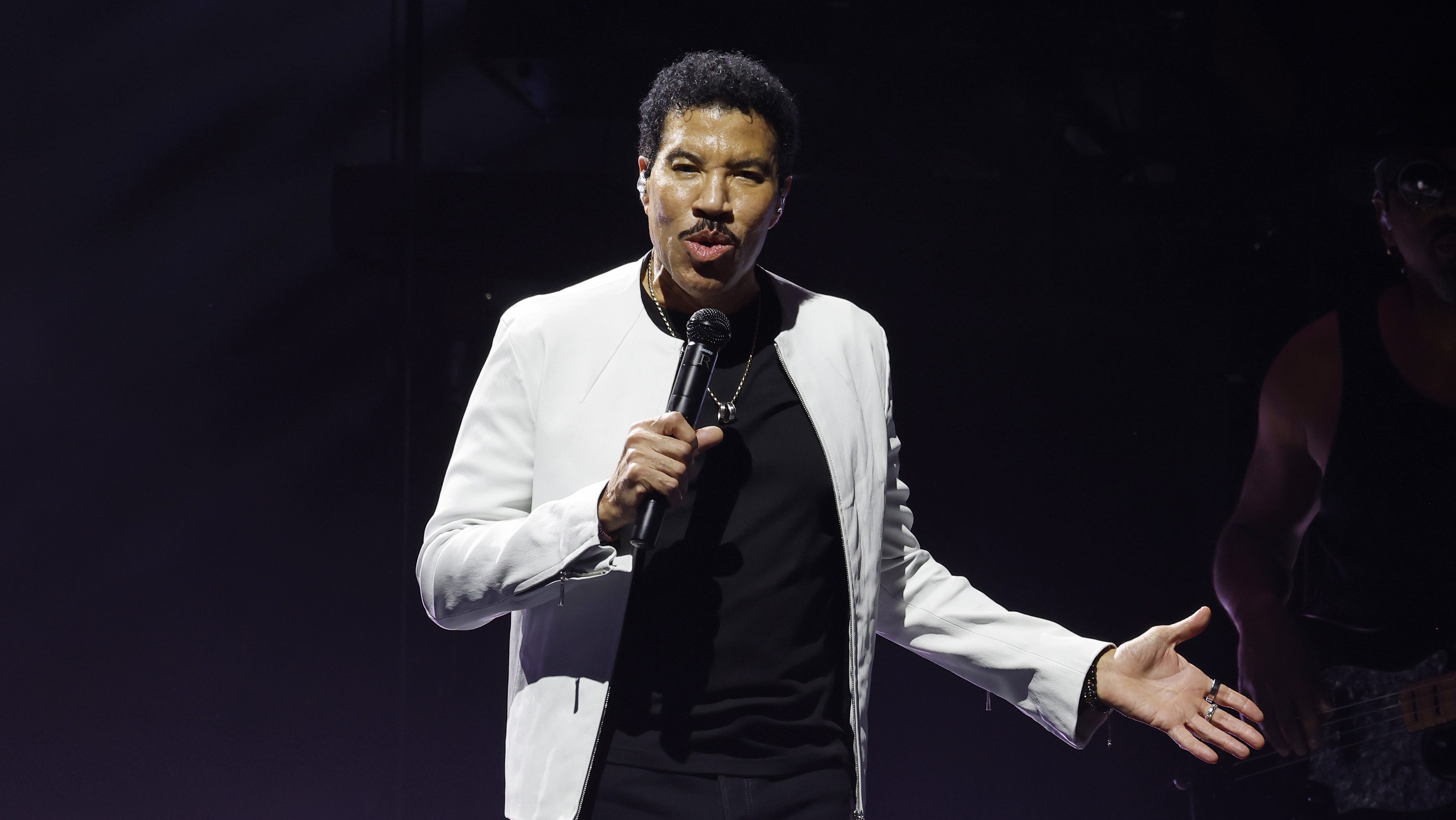 Lionel Richie.