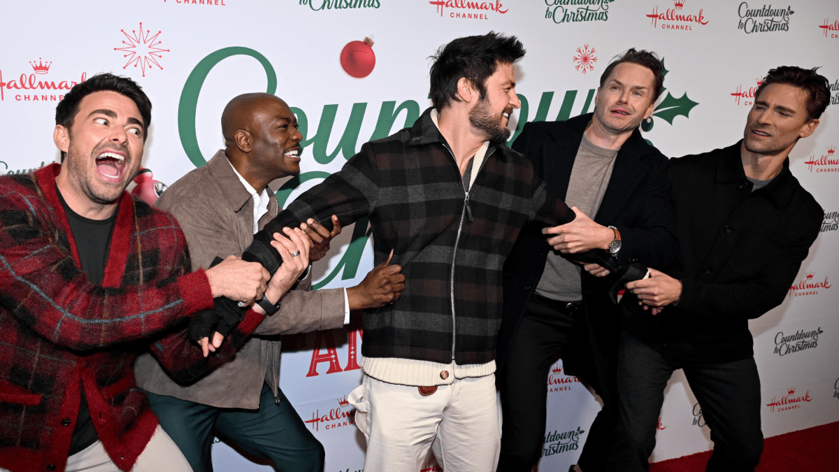 Jonathan Bennett, B.J. Britt, Tyler Hynes, Paul Campbell and Andrew Walker