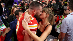 LAS VEGAS, NEVADA - FEBRUARY 11: Travis Kelce #87 of the Kansas City Chiefs and Taylor Swift embrace after defeating the San Francisco 49ers in overtime during Super Bowl LVIII at Allegiant Stadium on February 11, 2024 in Las Vegas, Nevada. (Photo by Ezra Shaw/Getty Images)