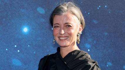 ‘Ferris Bueller’s Day Off’ Alum Mia Sara Fawns Over ‘Dreamboat’ Co-Star & ‘Star Wars’ Legend