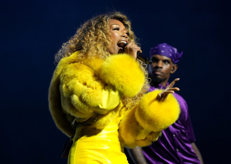 Brandy performing