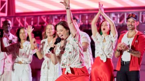 Ashley Williams singing with Hallmark stars