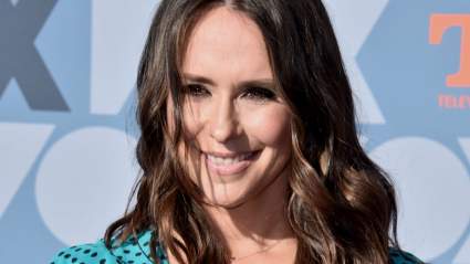 Jennifer Love Hewitt Debuts Jaw-Dropping Hair Transformation, Going Bright Blonde