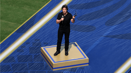 SEE: Tom Cruise Gives Impassioned Speech to Kick Off FIFA World Cup Final & Jennifer Hudson Sings National Anthem