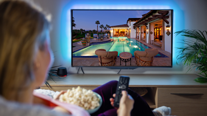 New HGTV Series Takes Fans ‘Inside the Homes of ’90s Celebrities’ While an Expert Helps them Fix an Iffy Issue