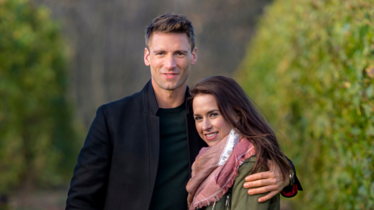 Andrew Walker and Lacey Chabert