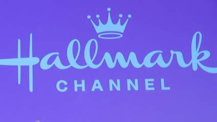 Popular Hallmark Stars Are Donating Their Cameo Earnings to Fight Alzheimer’s