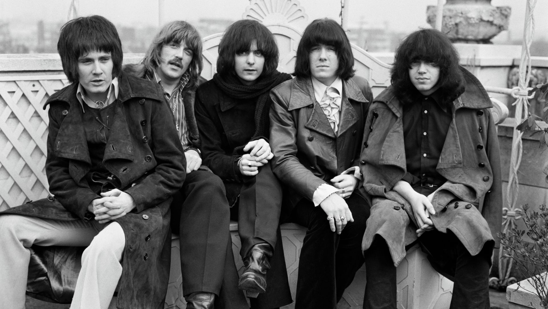 Ritchie Blackmore reunites with Deep Purple to play 'Smoke on the Water'