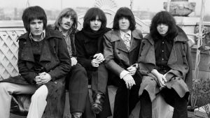 Ritchie Blackmore reunites with Deep Purple to play 'Smoke on the Water'