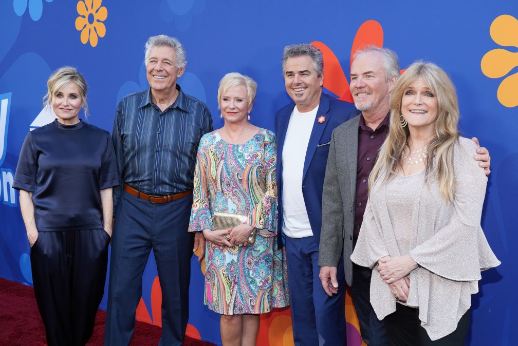 Cast of "Brady Bunch"