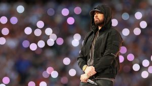 Eminem pays tribute to Dolly Parton