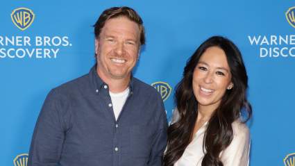 Joanna Gaines Shares Rare Photo With All 5 Kids In Emotional Update on Parenthood