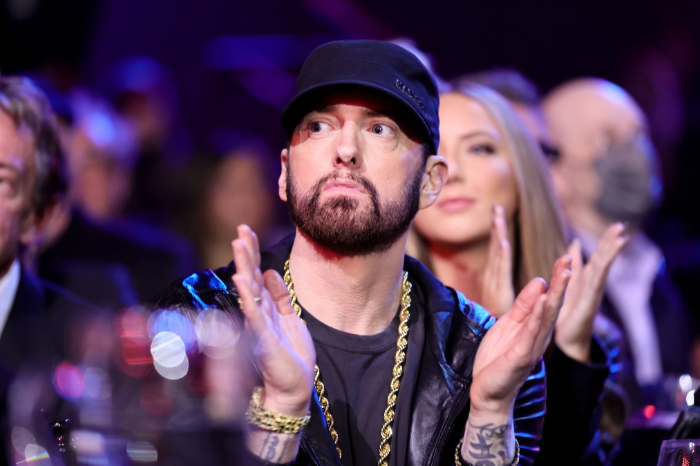 Eminem pays tribute to Dolly Parton