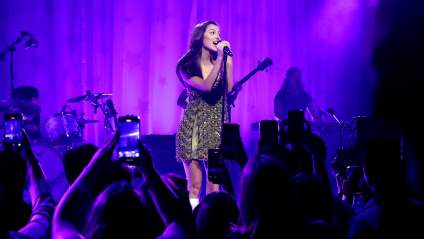 Fan Reveals Major Pop Star Paid Off Her Final Semester of College