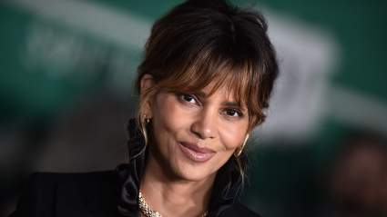 Halle Berry and Van Hunt Turned Their Beach Date Into a Romantic Performance
