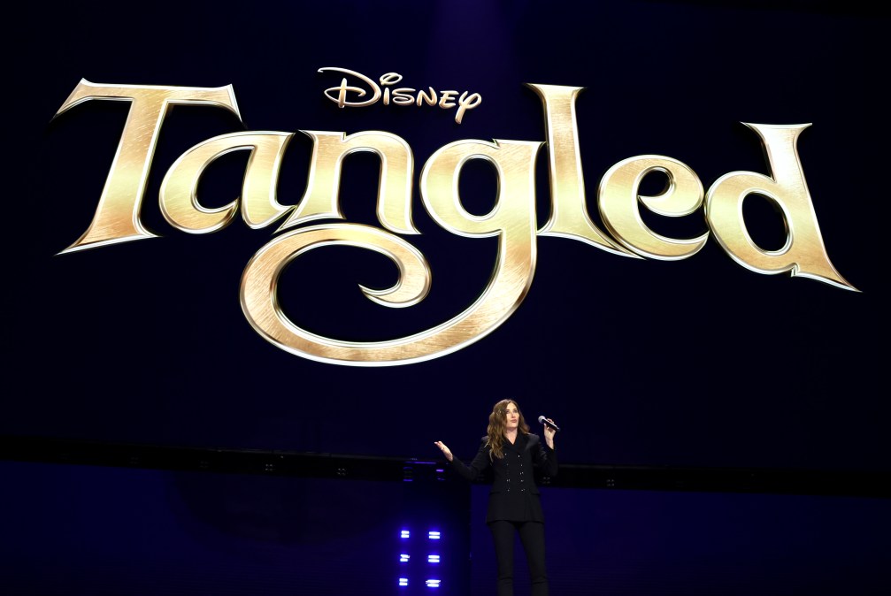 Kathryn Hahn talks "Tangled" at D23.