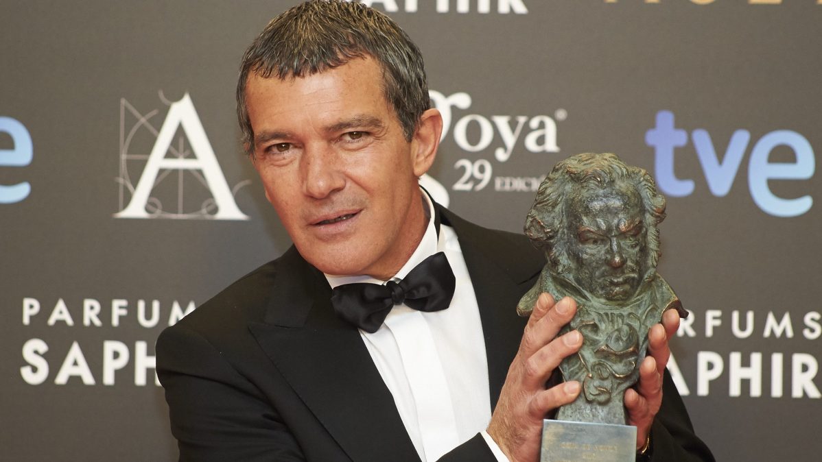 Antonio Banderas holds the honorary award during the 2015 edition of the Goya Cinema Awards at Centro de Congresos Principe Felipe on February 7, 2015 in Madrid, Spain.