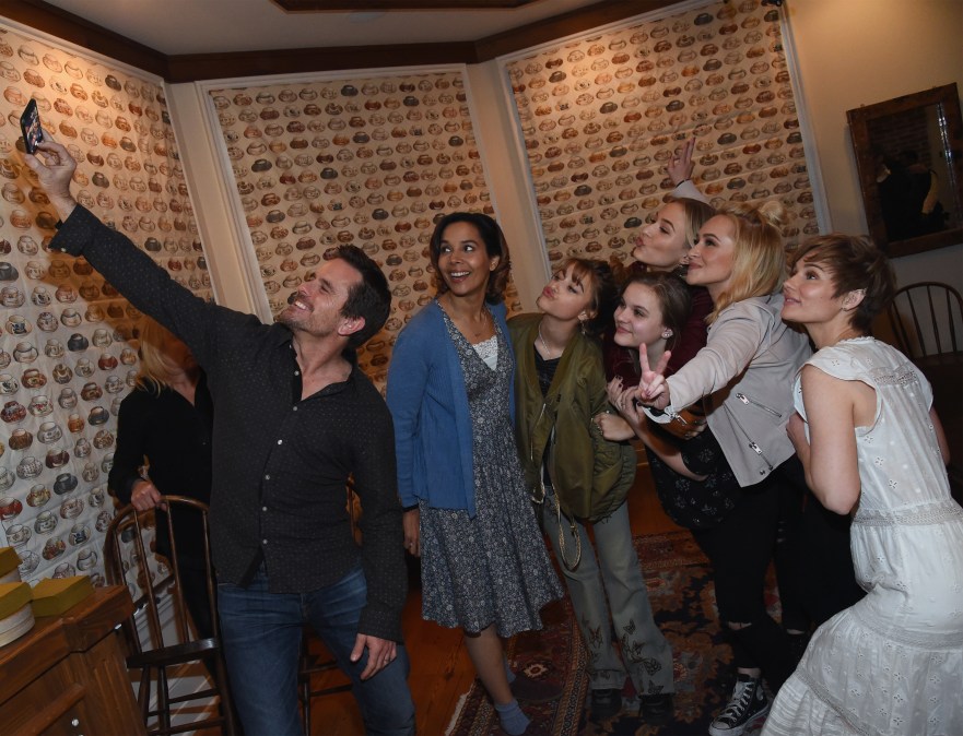 The cast of Nashville.