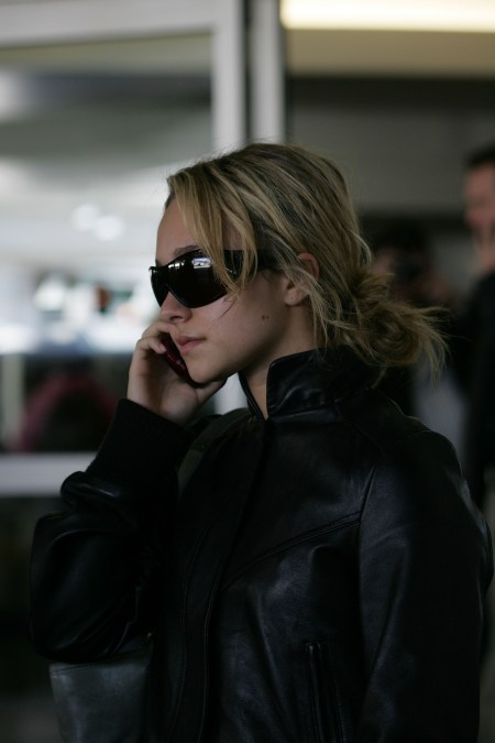 Actress Hayden Panettiere of the TV show "Heroes" arrives at LAX on December 11, 2007 in Los Angeles, California  