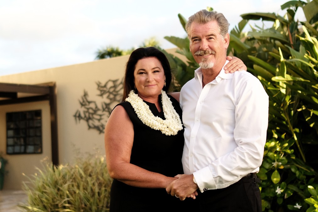 Keely Shaye Smith (L) and Pierce Brosnan