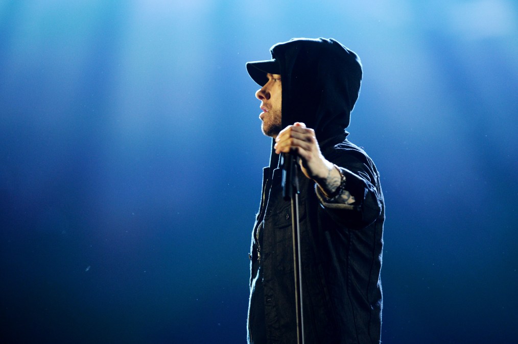 Eminem pays tribute to Dolly Parton