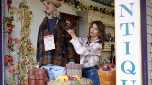 Garage Sale Mysteries: Murder Takes the Stage