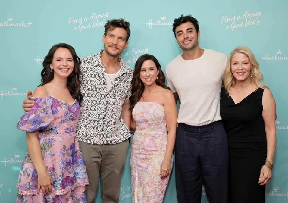 The cast of "Paris Is Always a Good Idea"