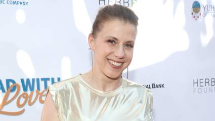 Jodie Sweetin Shares the Sentimental Item She Took From the ‘Full House’ Set
