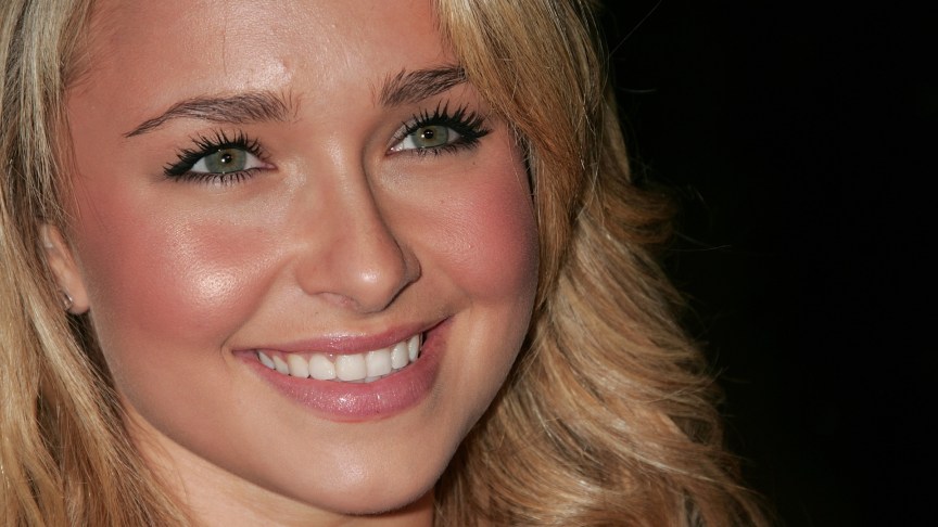 hayden panettiere smiling at a film event in 2008