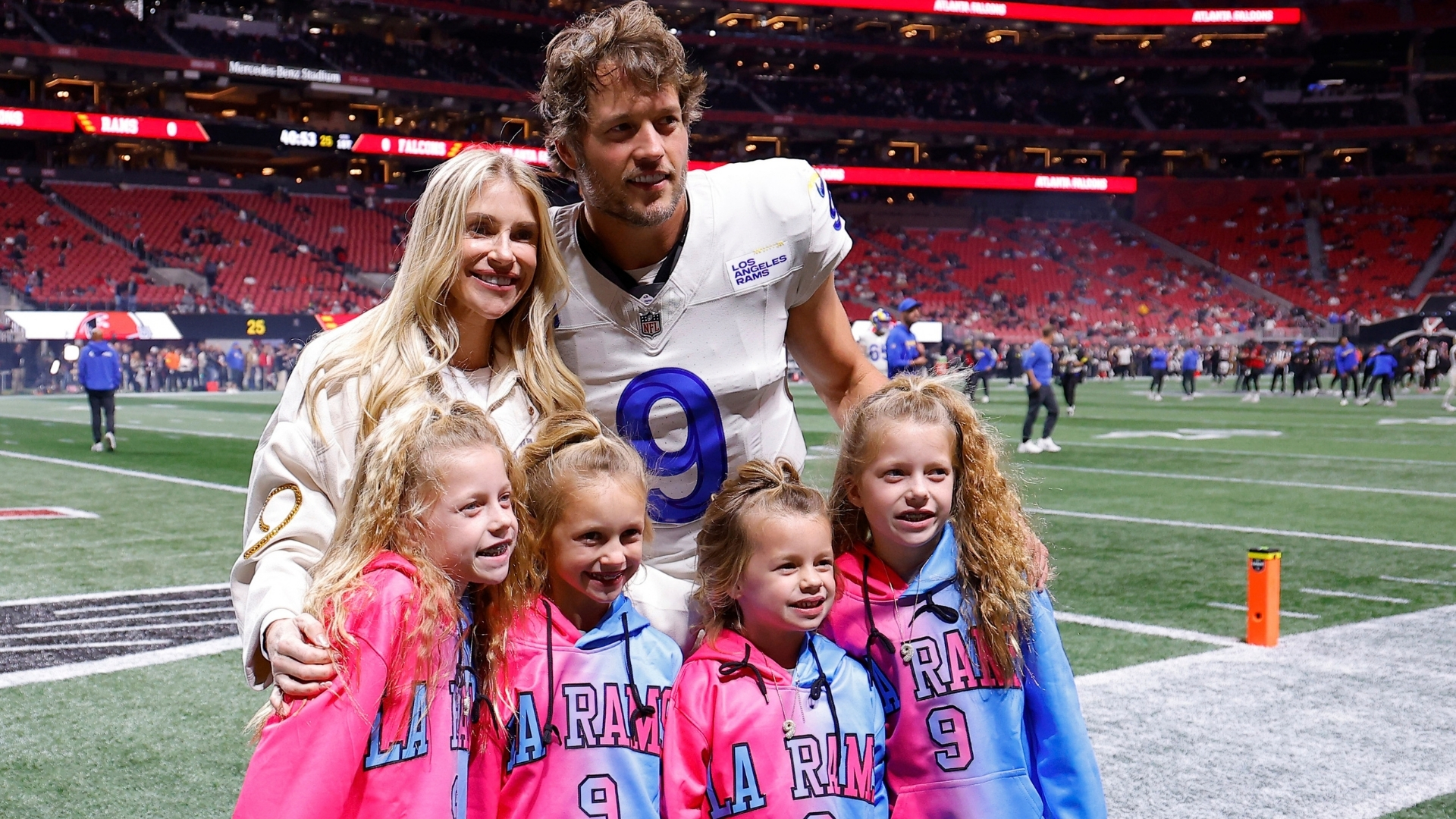 Look fashion de Kelly Stafford anima o marido Matthew e LA Rams