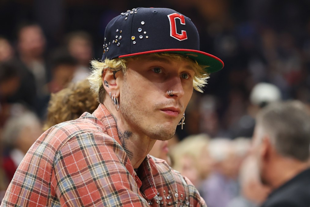 MGK.