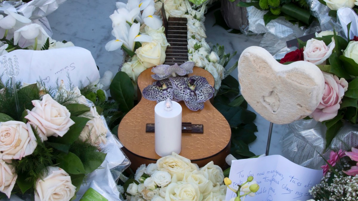 Guitar with flowers