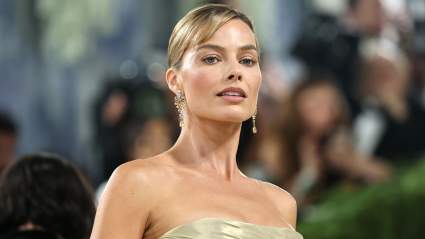 Photos Emerge From ‘Ocean’s 11’ Prequel Showing Margot Robbie’s Abs in a Retro Bikini & Bradley Cooper’s Beach Body