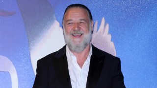 Russell Crowe, 62, Attends Red Carpet Event & Looks Incredible as He Flaunts 50-Pound Weight Loss