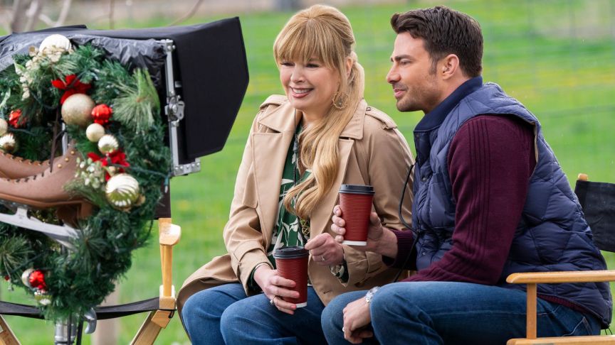 Jonathan Bennett and Melissa Peterman on "Finding Mr. Christmas"