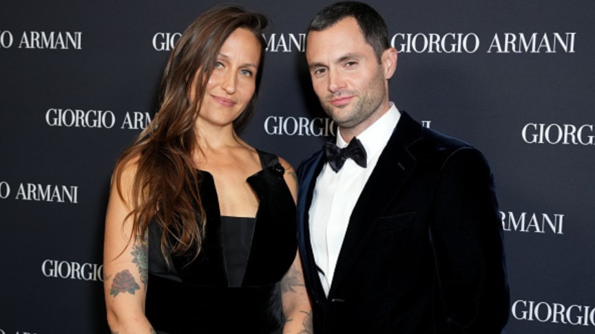 penn-badgley-domino-kirke-sex-scenes