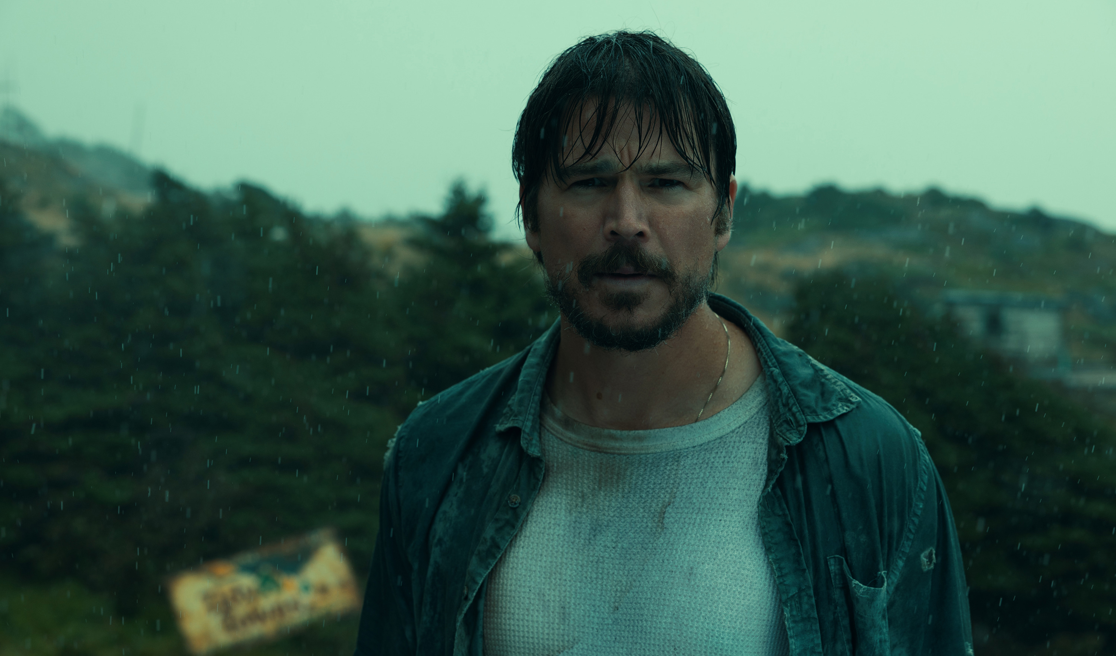Josh Hartnett in Below on Netflix