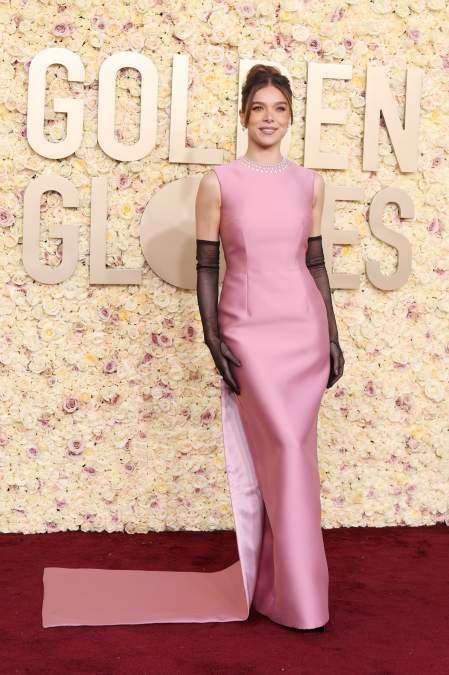 Hailee Steinfeld at the 81s Golden Globe Awards.