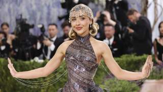 The Beautiful Sabrina Carpenter’s Most Breathtaking Red Carpet Looks Over the Years — Photos