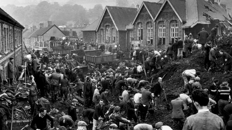 Rescue work at the Aberfan mining disaster