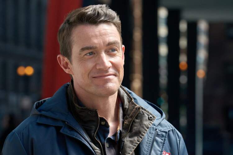 Robert Buckley