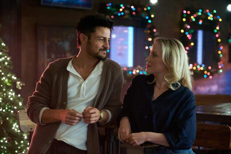 Tyler Hynes and Laci J Mailey in 'The Nights Before Christmas' from Hallmark
