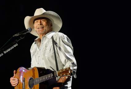 Alan Jackson’s New Museum Opens in Nashville—Here’s What’s In It