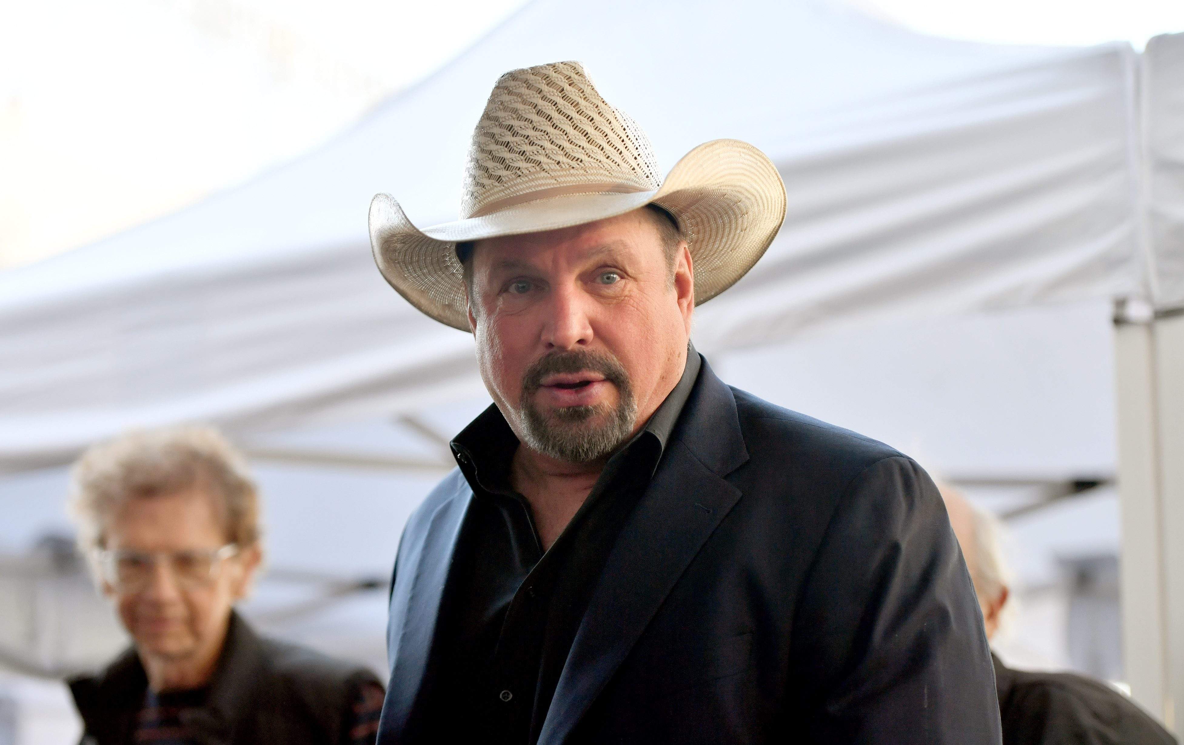 Garth Brooks Makes Heartfelt Apology to Fans
