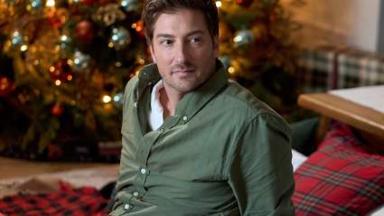 Daniel Lissing Unleashes His Inner Rock Star with ‘Drops of Jupiter’ Cover on Hallmark Christmas Cruise