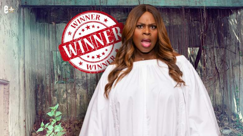 Retta hosts "Scariest House in America"